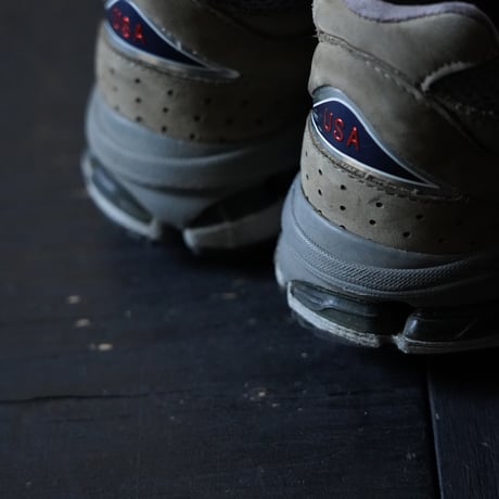 New Balance MR2002 (00s 9 1/2 made in USA)