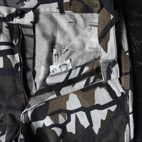 Predator Camoflage Cargo Pant (90s M made in USA)