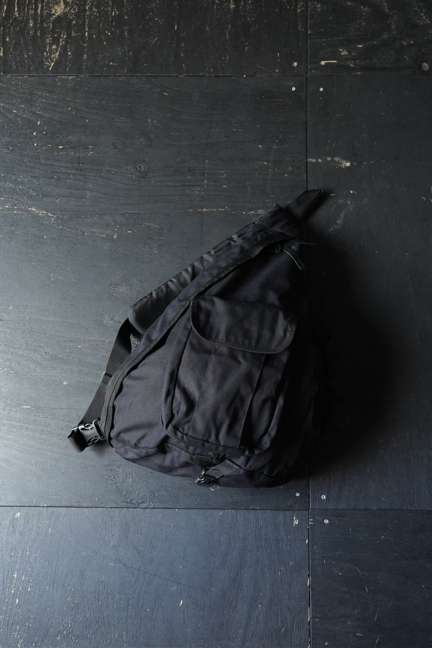 Gap Nylon Sling Bag (00s good condition) | glob