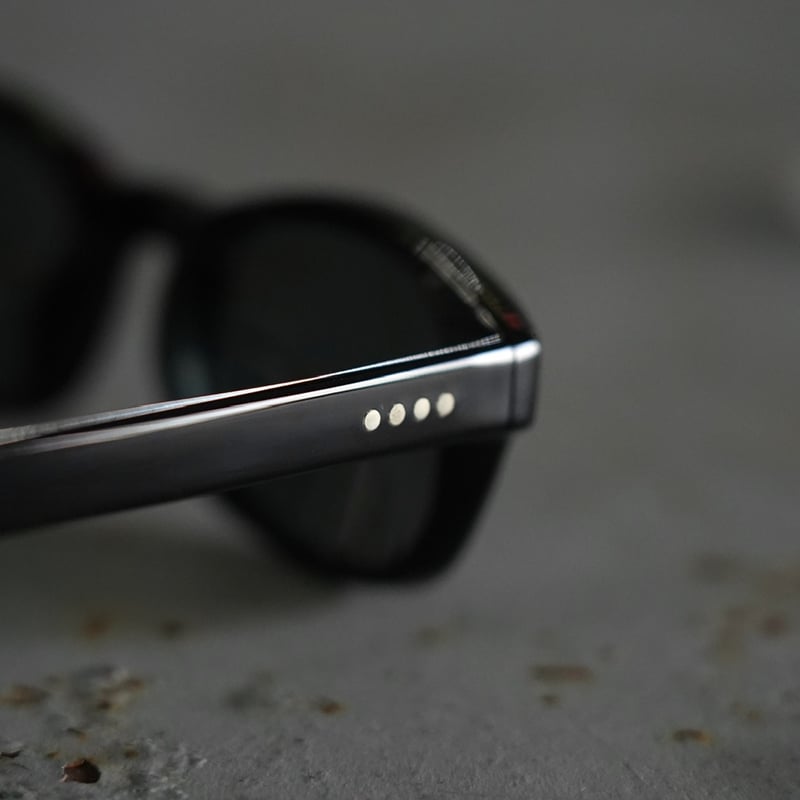 DKNY Sunglasses (00s) | globule mag.