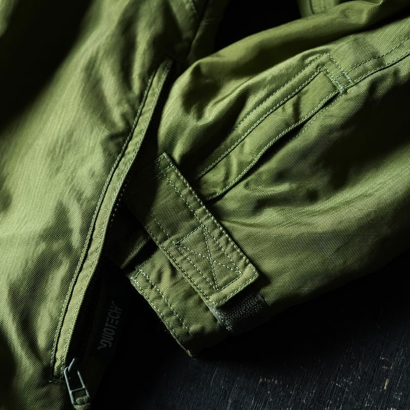 Salomon Shell Jacket (90s L) | globule mag.