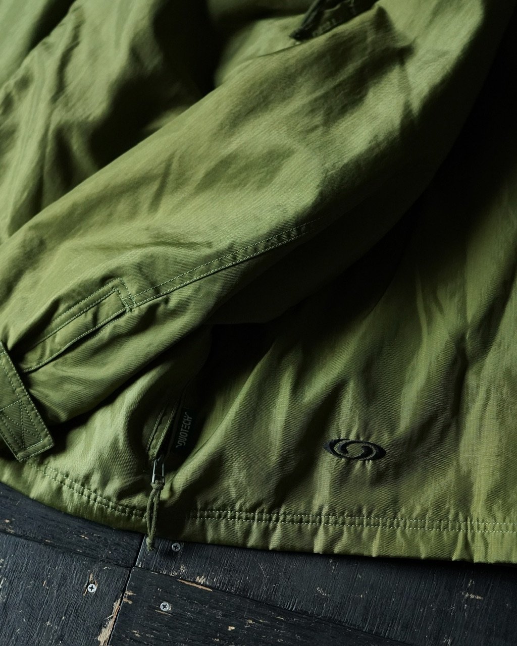 Salomon Shell Jacket (90s L) | globule mag.