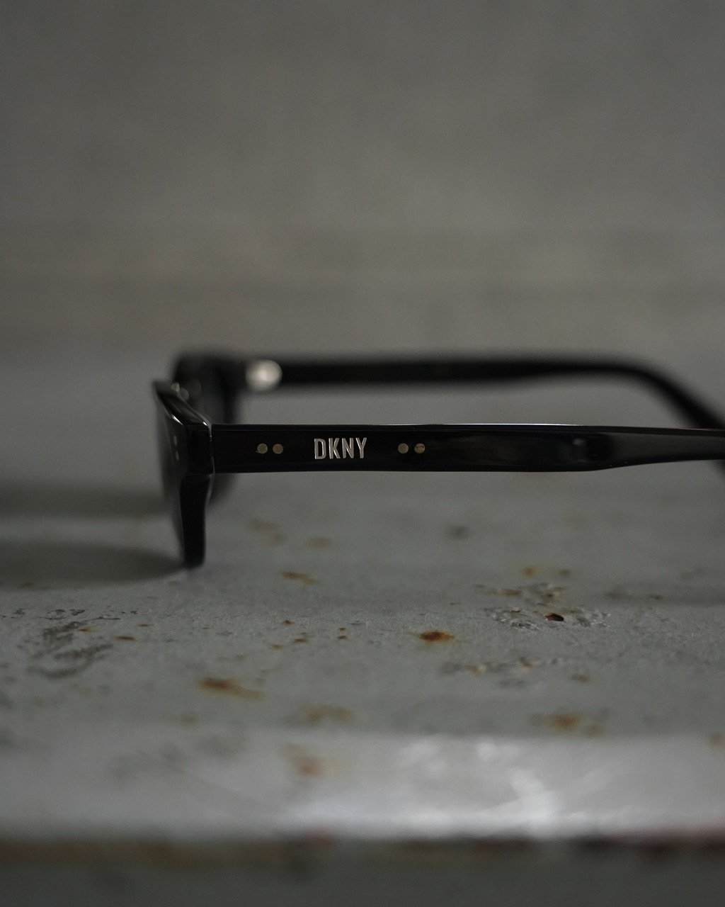 DKNY Sunglasses (00s) | globule mag.