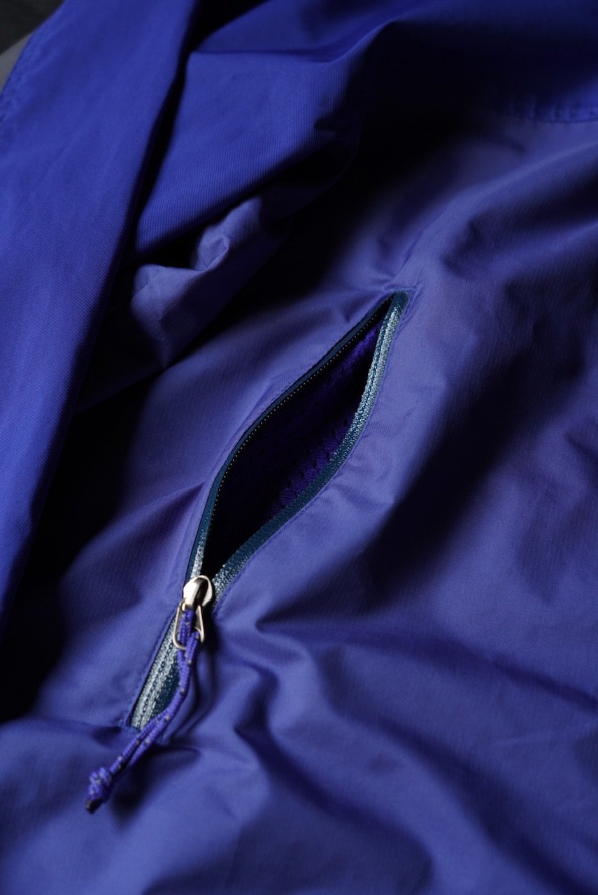 [名作]Patagonia エッセンシェルジャケット 2001年製 刺繍タグ 名作]Patagonia エッセンシェルジャケット 2001年製 刺繍タグ