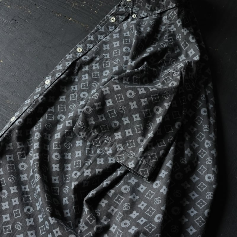 Stussy Monogram SS Shirt (90s L good design) |