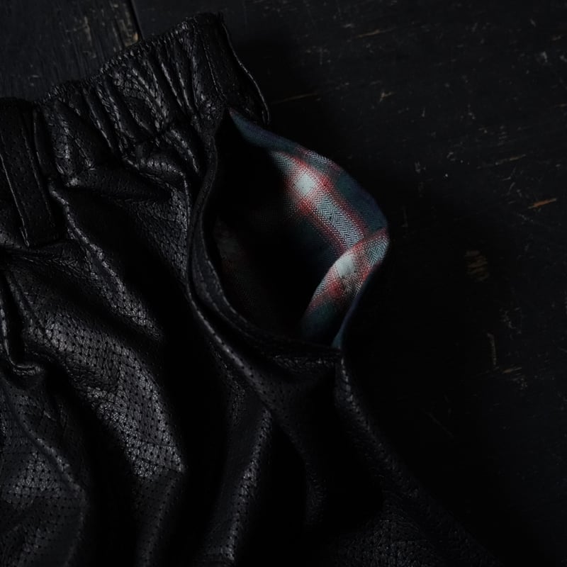 Willow Pants P-007 Leather Short | globule mag.