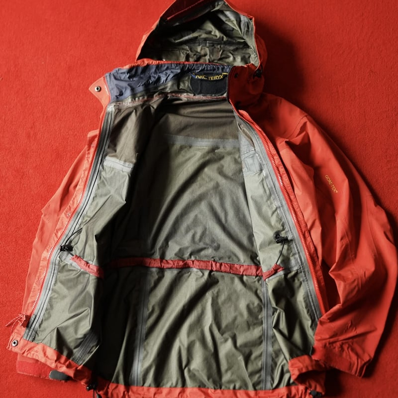 special] ARC'TERYX Theta LT Jacket | globule mag.