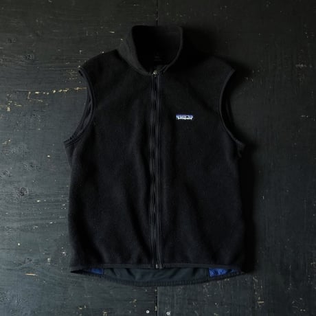 CATEGORY VESTS | globule mag.