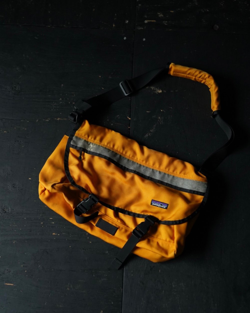 Patagonia 　メッセンジャーバッグ　リフレクター付き patagonia Critical Mass Messenger Bag 紺 パタゴニア
