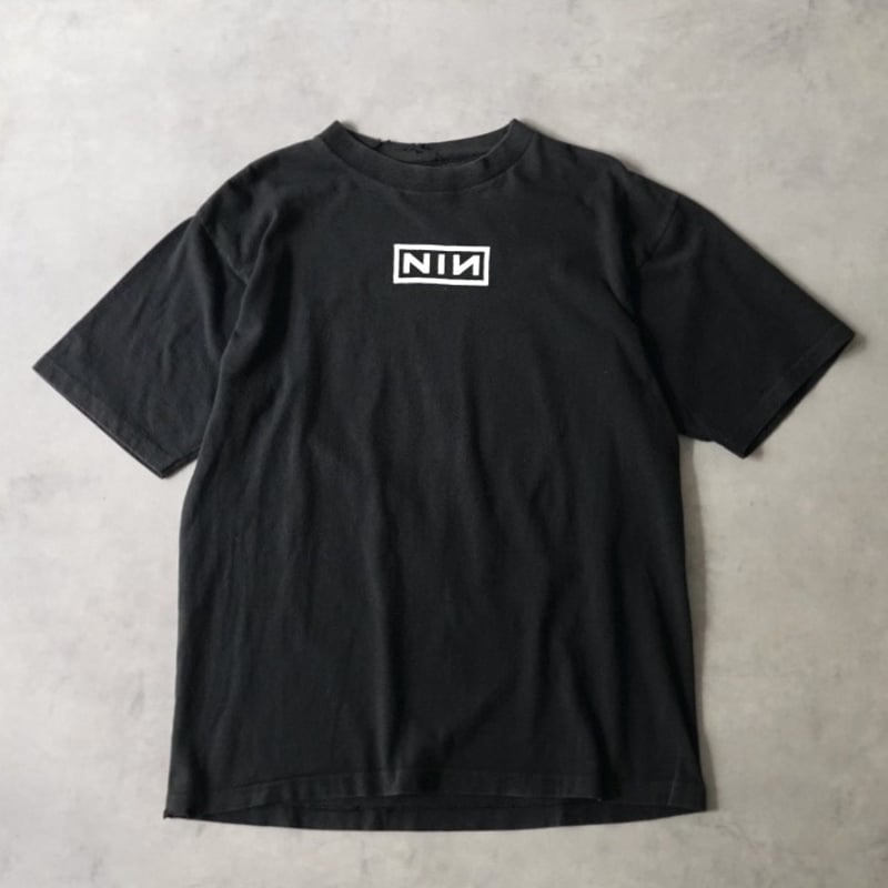 NINE INCH NAILS ボックスロゴ　プリントTシャツ　バックプリント NINE INCH NAILS ボックスロゴ プリントTシャツ バックプリント