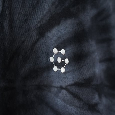globule mag. gm. Emb. L/S Crew Neck Tee - Tie Dye / Black