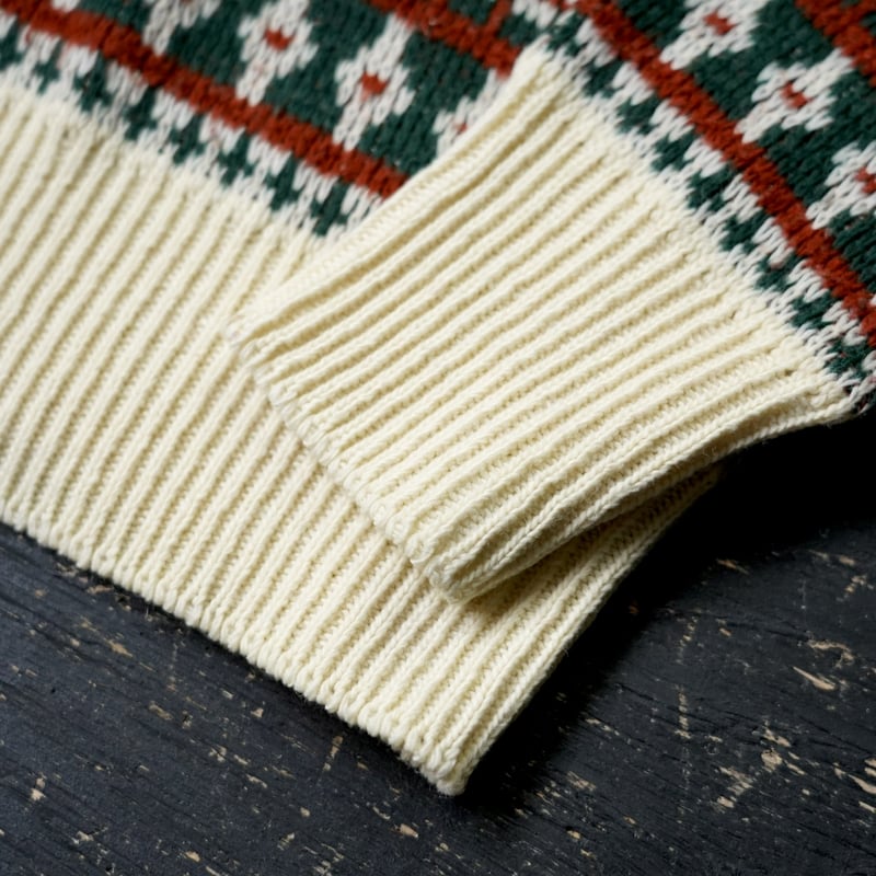 Arrow Snoopy Pattern Sweater | globule mag.