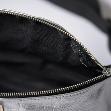 Willow Pants R-015 Waist Bag - Silver Leather / Punching Leather