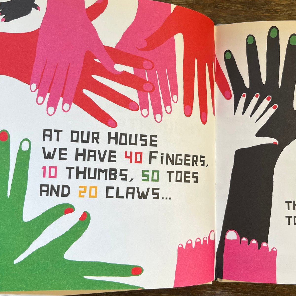 絵本・児童書 AT OUR HOUSE At Our House | Soleil et Lune Online Store