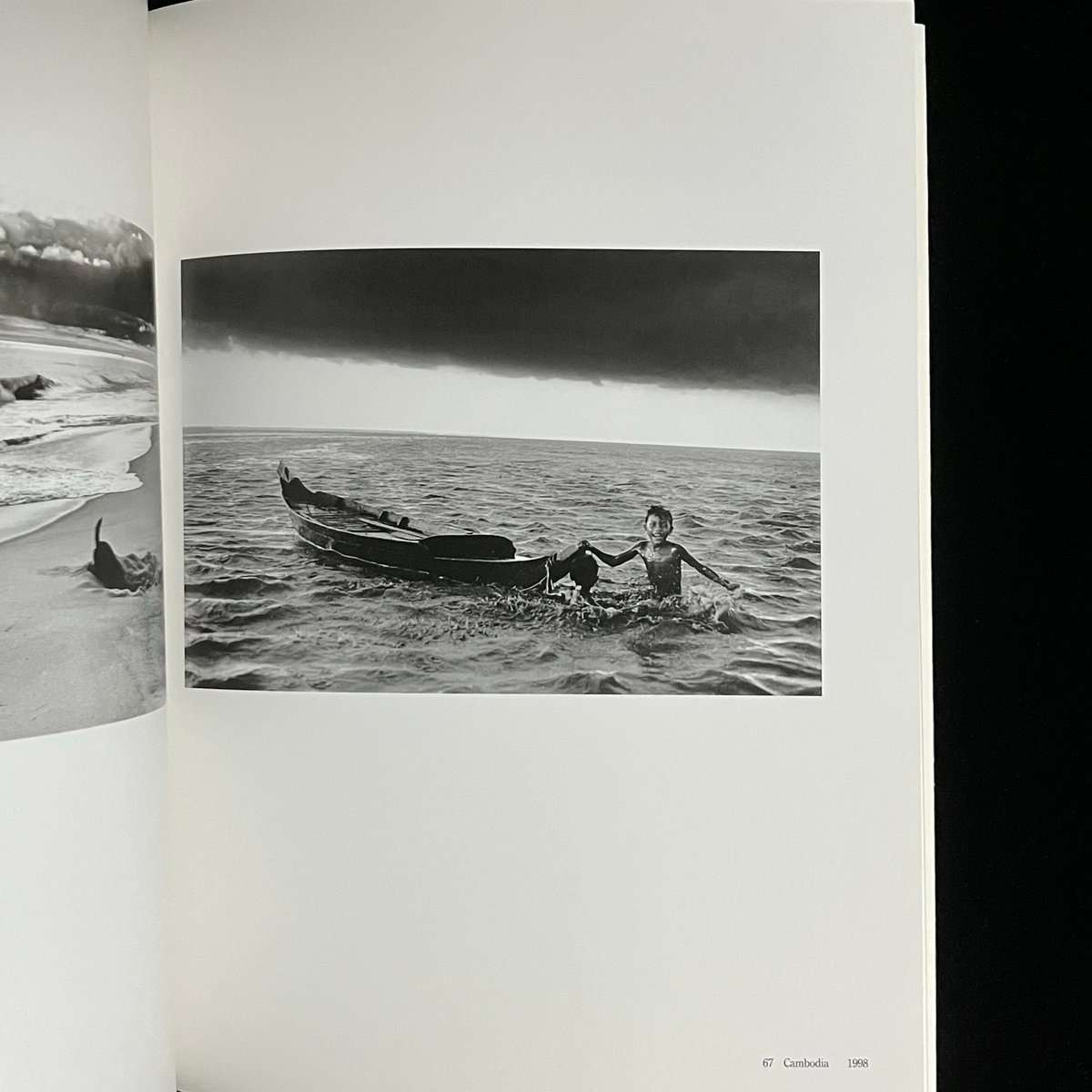 エリオット・ア−ウィット サイン本  Around the World Elliott Erwitt | Soleil et Lune Online Store