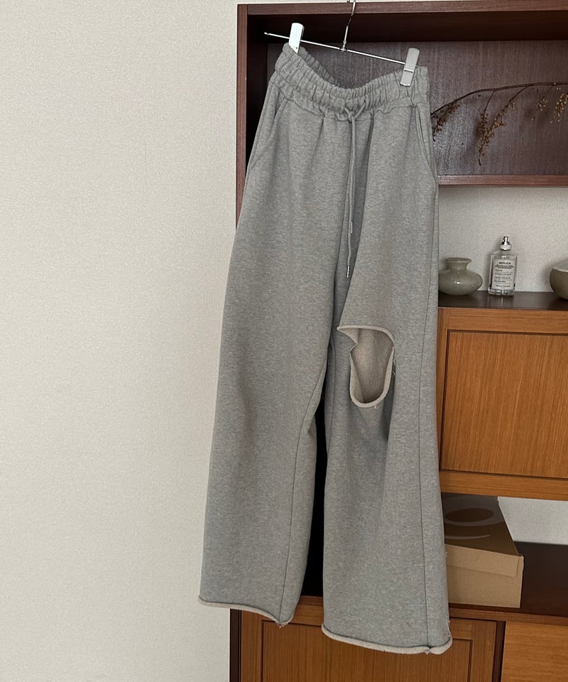 knees slit sweat pants〈422-000521〉 | agawd select 