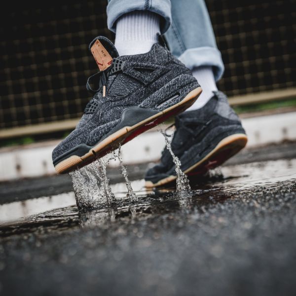 Air jordan hotsell 4 levi's black