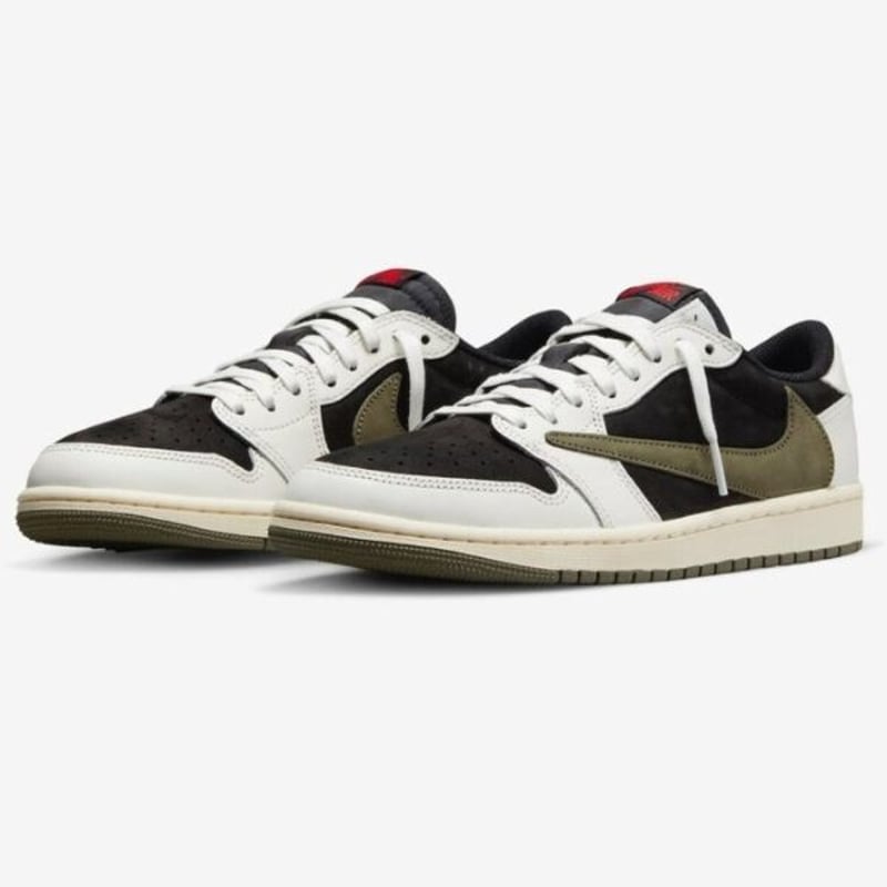 Travis Scott × Nike Air Jordan 1 Low OG黒タグ付きです