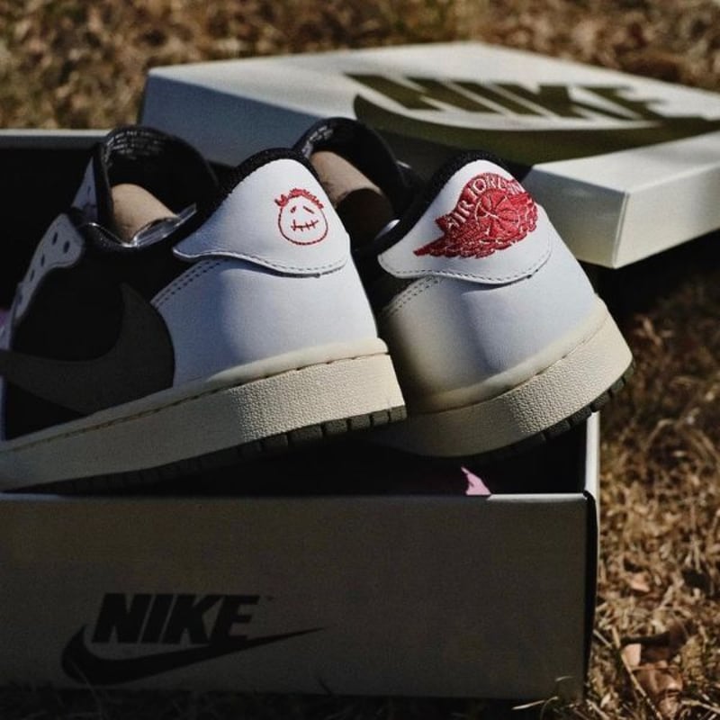 Travis Scott × Nike Wmns Air Jordan 1 Low OG SP...