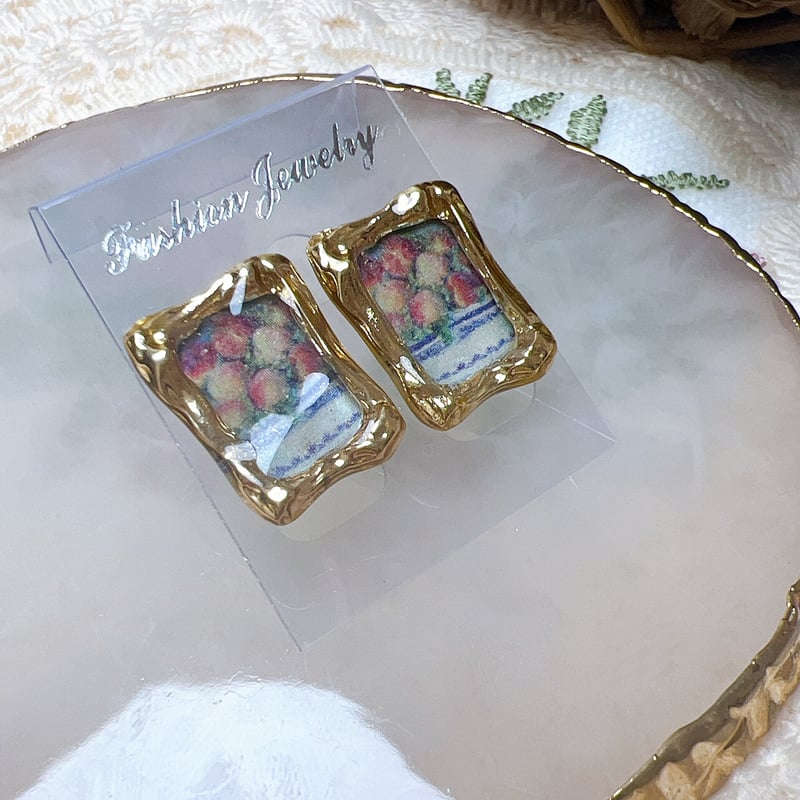 A*e様 ビンテージ アクセサリーセット 絵画イヤーアクセサリー（桃とブドウのある静物） | ROM・RENARD
