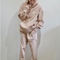serve emb. sweat hoody sand