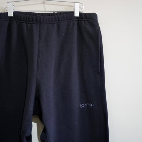 serve emb. sweat pant black