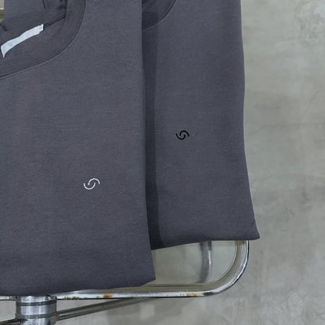 logo mark emb. crew neck sweat Charcoal