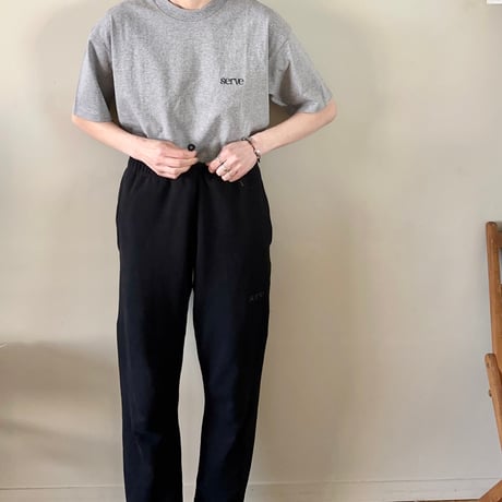 serve emb. T-shirt　Gray（Black 刺繍）