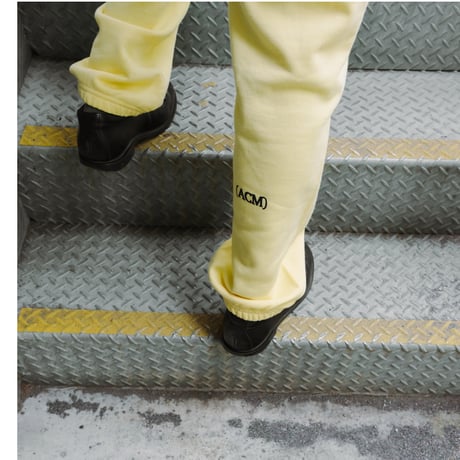 serve memorial sweat pants "light yellow"