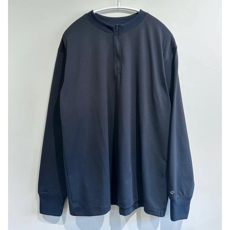 serve logo mark emb. polyester half zip long shirt / black
