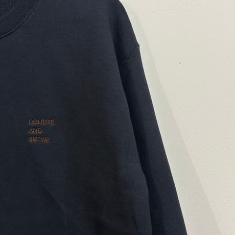 neutral AND serve emb.sweat black (brown)