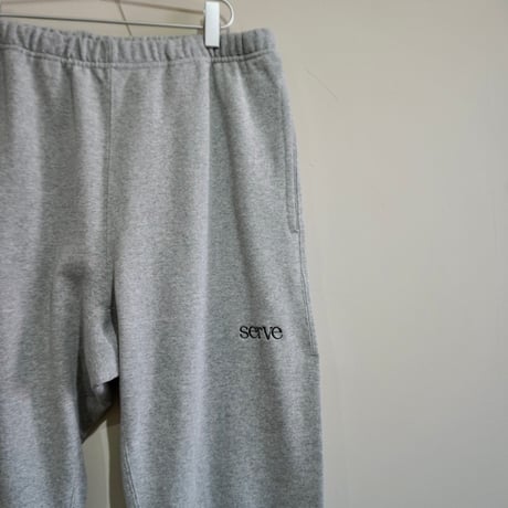 serve emb. sweat pant grey