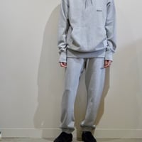 serve emb. sweat pant grey