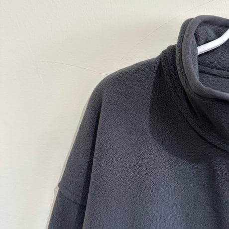 serve logo mark emb. fleece pullover