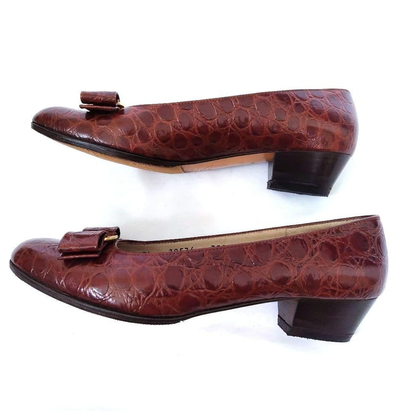 美品❤箱付き☆フェラガモ【Ferragamo】ヴァラ クロコ型押し 美品❤箱付き☆フェラガモ【Ferragamo】ヴァラ クロコ型押し