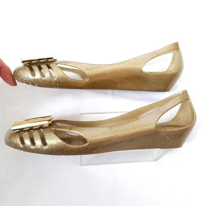 フェラガモ ヴァラプレート ラバーパンプス BERMUDA シルバー【6】 フェラガモ ヴァラプレート ラバーパンプス BERMUDA シルバー【6