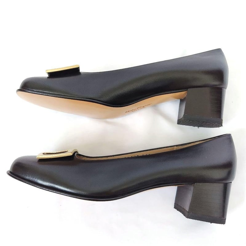 新品未使用❤箱付き☆フェラガモ【Ferragamo】ヴァラプレート 新品未使用❤箱付き☆フェラガモ【Ferragamo】ヴァラプレート