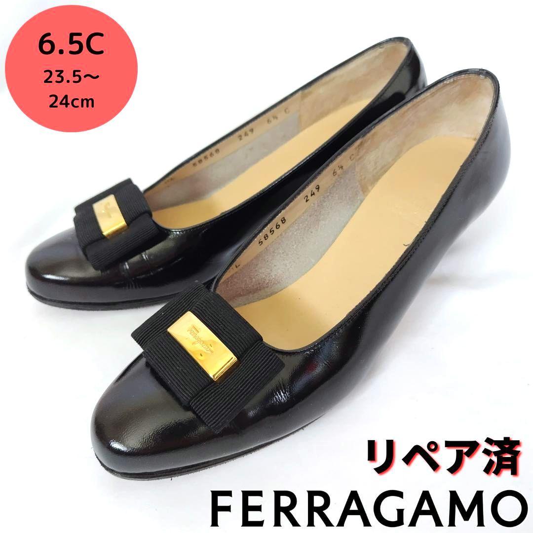新品です。王道のフェラガモエナメルのフラットくつです。
