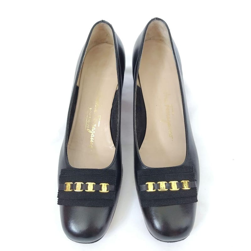 美品❤箱付き☆フェラガモ【Ferragamo】4連ヴァラプレート パンプス 黒  