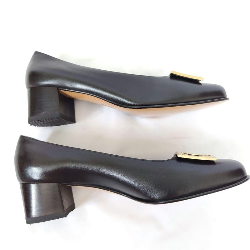 新品未使用❤箱付き☆フェラガモ【Ferragamo】ヴァラプレート 新品未使用❤箱付き☆フェラガモ【Ferragamo】ヴァラプレート