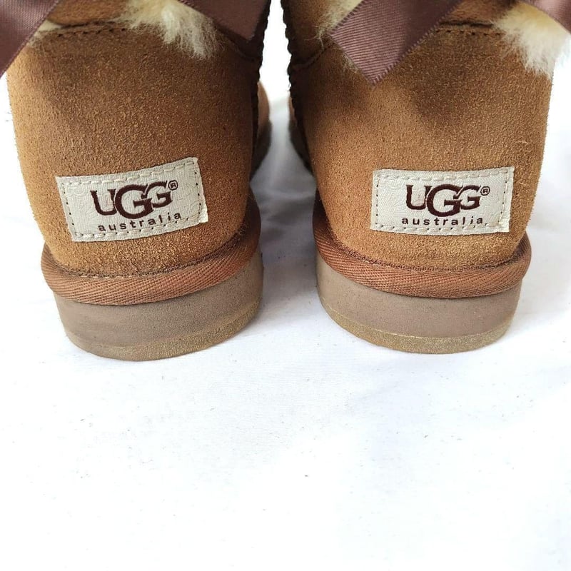 新品　UGG アグ　ベイリーボウ　ムートンブーツ　5  ショートブーツ 新品 UGG アグ ベイリーボウ ムートンブーツ 5 ショートブーツ