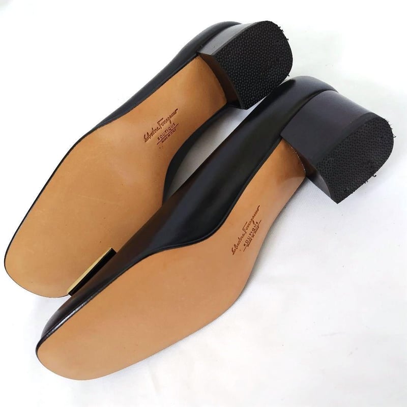 新品未使用❤箱付き☆フェラガモ【Ferragamo】ヴァラプレート 新品未使用❤箱付き☆フェラガモ【Ferragamo】ヴァラプレート