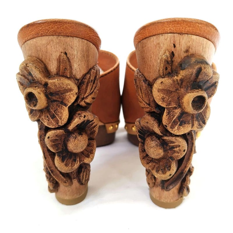 良品❤MIU MIU【ミュウミュウ】スタッズ 木彫りヒール ミュール