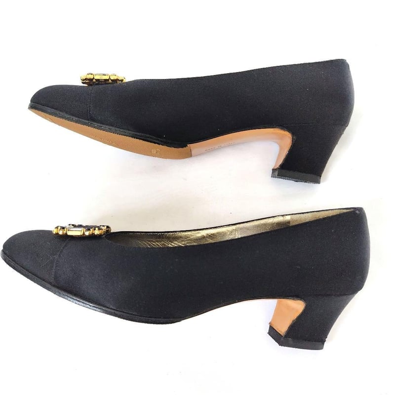 中敷き新品!フェラガモ【Ferragamo】サテン ブラック パンプス 中敷き新品!フェラガモ【Ferragamo】サテン ブラック パンプス