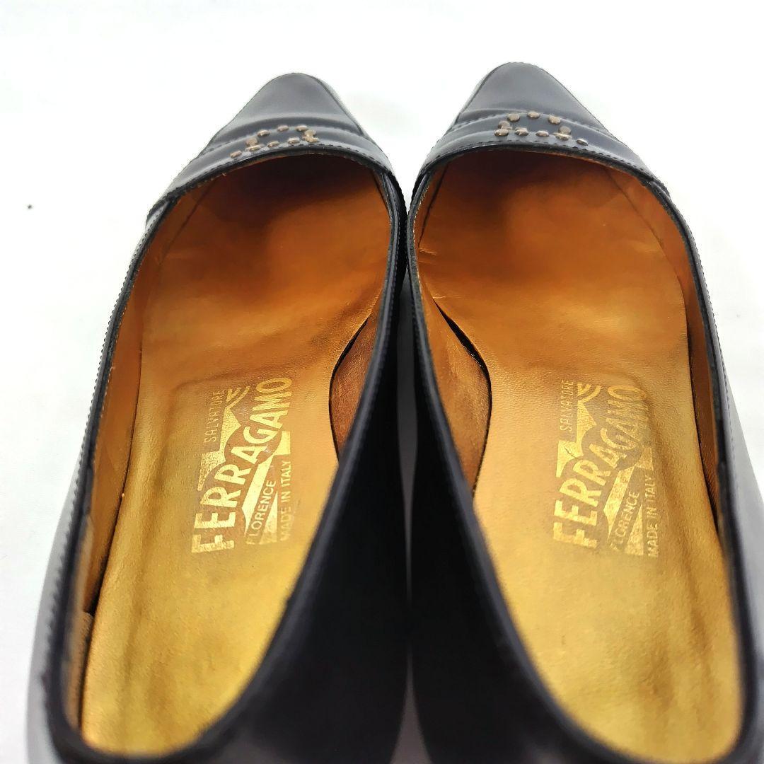 良品Ferragamo【フェラガモ】ガンチーニ スタッズ ローヒールパンプス