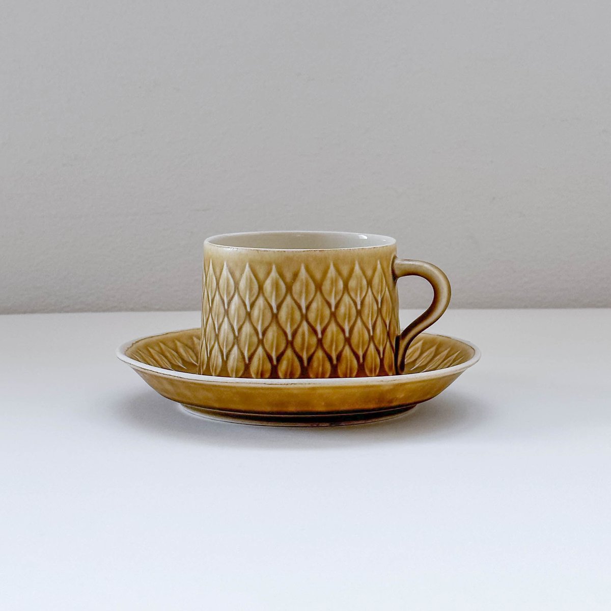 Kronjyden クロニーデン レリーフ カップ&ソーサー コーヒーカップ