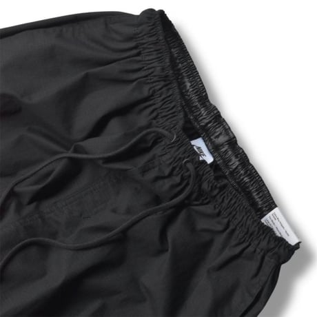 NIKE Oversized Fit Mid Rise Stacked Length Cargo Pants - Black