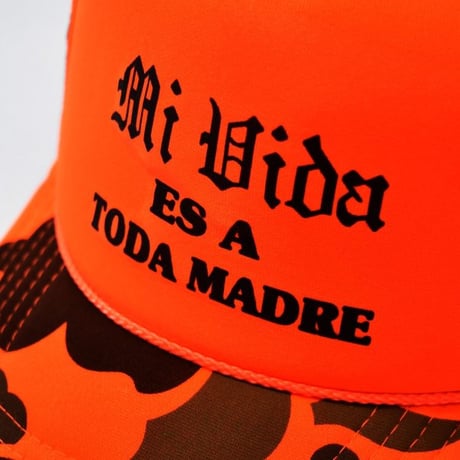 Trucker Hat USA Mi Vida es A toda madre - Camo