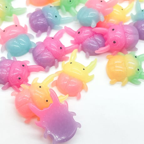 Ｎｏ．748   クワガタ  虫   デコパーツ