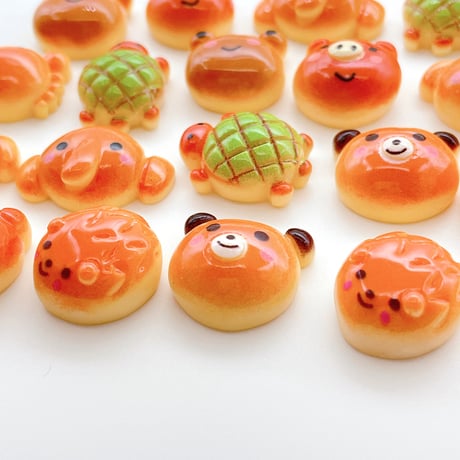 Ｎｏ．715   くま  カエル   ぶた  ハリネズミ  アニマル   パン  デコパーツ